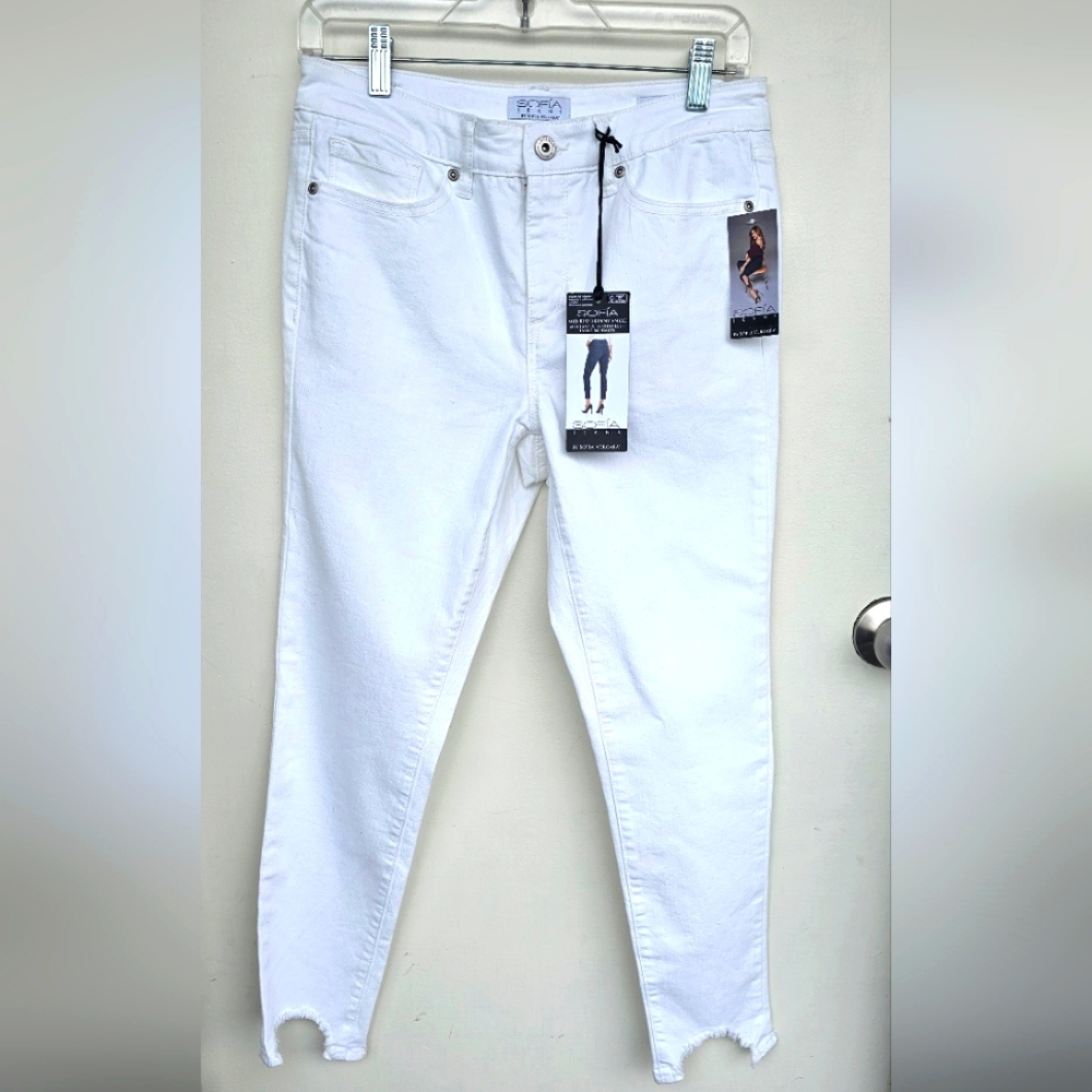 NWT-Sofia Jeans by Sofia Vergara Skinny Sharkbite Hem/Size 6.      K-1